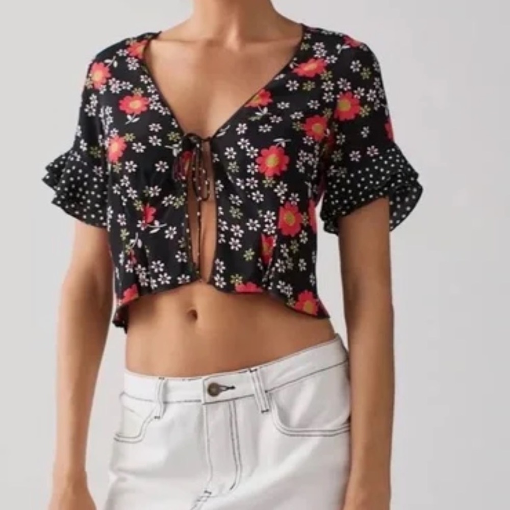 NWT {Urban Outfitters} Nene Printer Tie‎ Front Blouse Size Medium